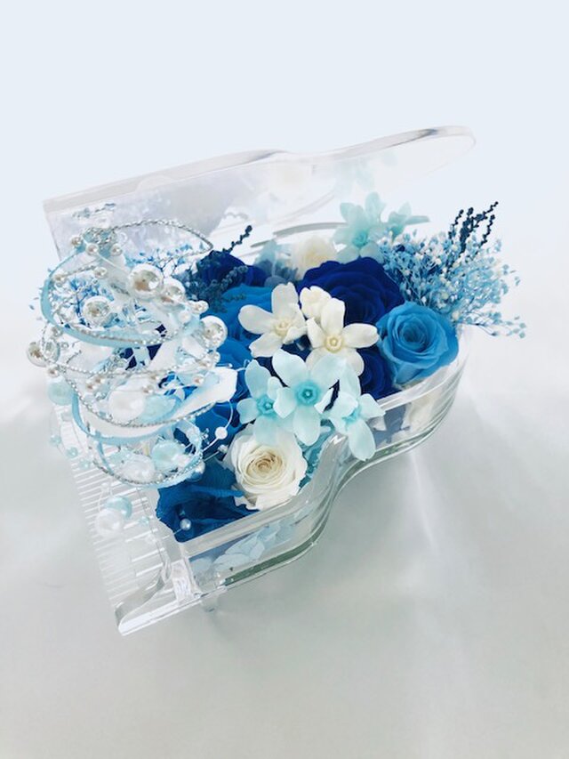 プリザーブドフラワー グランドピアノシリーズ 青とブルーと小花の透明感のある音色 Iichi ハンドメイド クラフト作品 手仕事品の通販