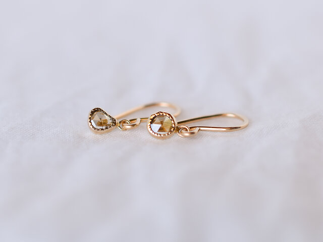 Fragment Diamond Earrings Cinnamonの画像1枚目