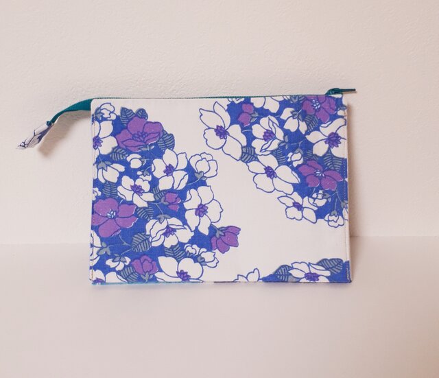 フラワーマルチポーチ | iichi 日々の暮らしを心地よくする