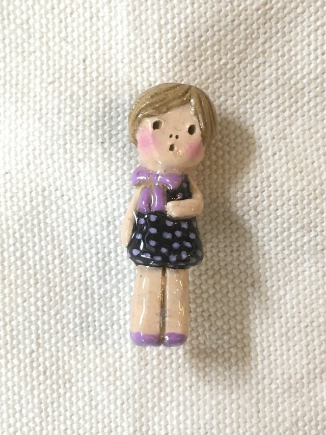 ブローチ【りぼんのワンピース 】の画像1枚目