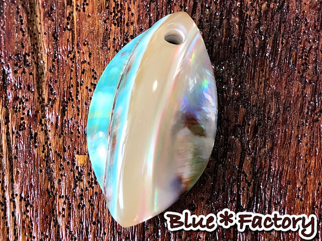 夜光貝ペンダントトップ 夜光盾 シールド | iichi 日々の暮らしを