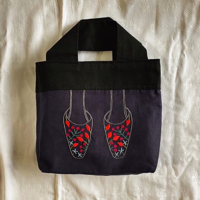 ミュール刺繍のバッグ(花) | iichi ハンドメイド・クラフト作品・手仕事品の通販