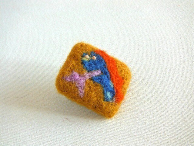 火を吹く恐竜さん ブローチの画像1枚目