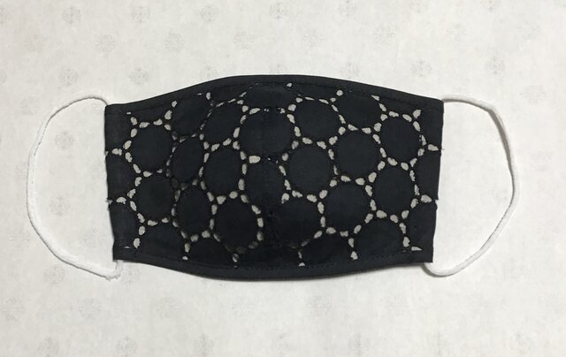 黒色×生成り レースマスクの画像1枚目