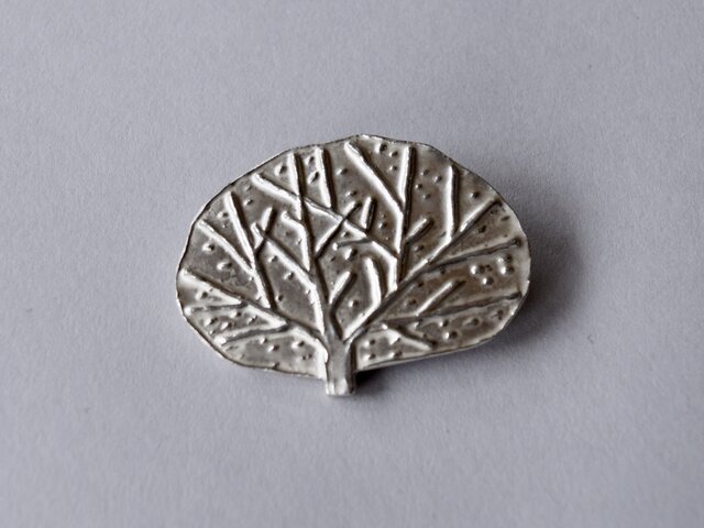 本鼈甲　銀　ブローチ　アンティーク ブローチ(銀彩) 木-3 | iichi 日々の暮らしを心地よくするハンドメイド