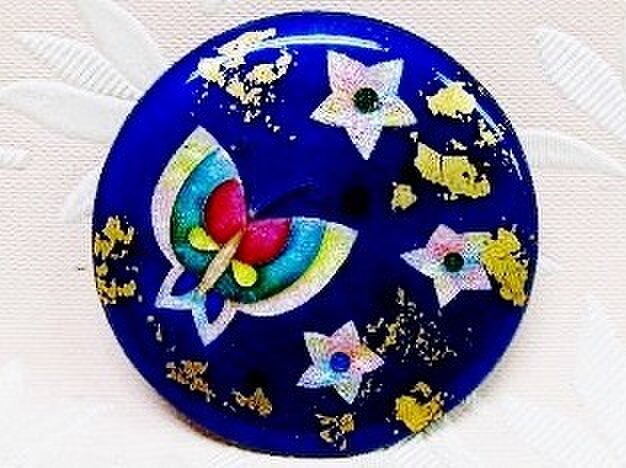 青の蝶花文様(七宝ブローチ)・IB-97の画像1枚目
