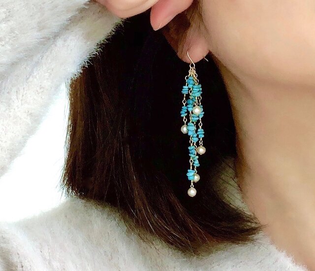 天然さざれターコイズ＆淡水パールのシャラシャラピアス（K14gf