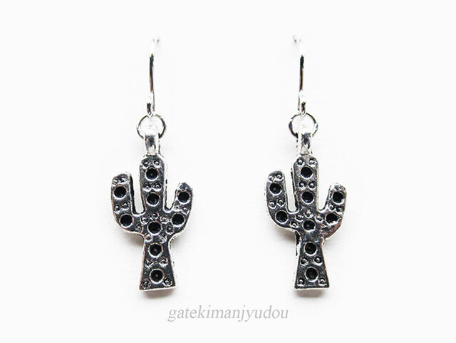 サボテンピアス【イヤリング等変更可】の画像1枚目