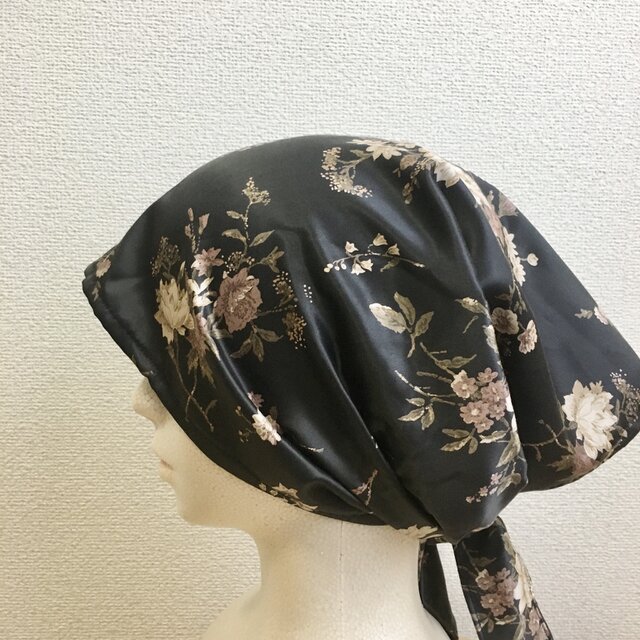 サテンの夏用ケア帽子 シックフラワーの画像1枚目