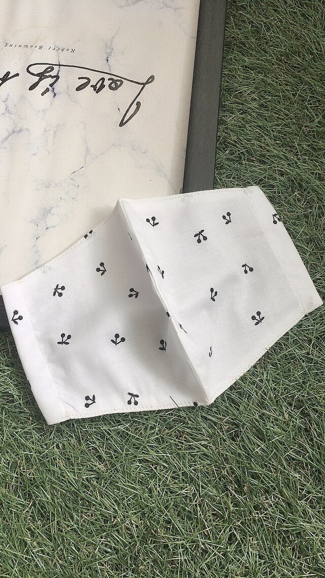 夏向け　立体マスク　　キッズ　オトナ　モノトーン  コットン　さくらんぼ