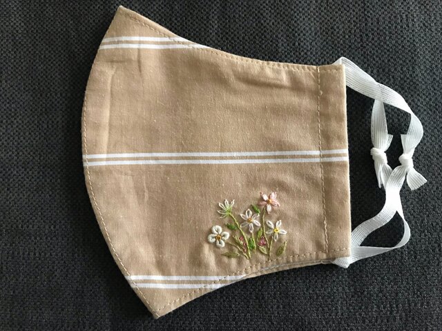 ワンポイント刺繍立体マスク67の画像1枚目