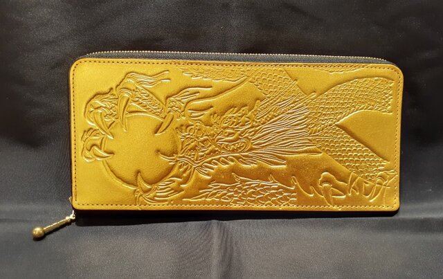 金運開運・お守り・純金箔革製・薄型ラウンド財布ゴールド(金龍)素地の画像1枚目