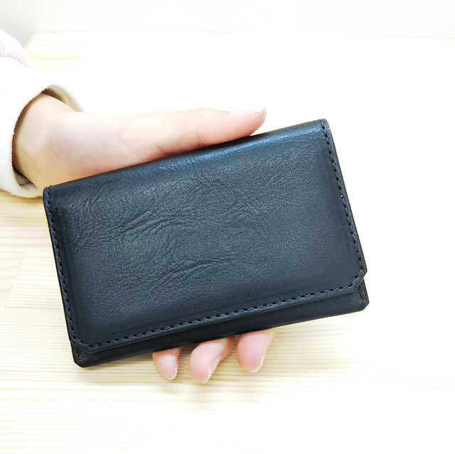 【革と糸のカラーが選べる】すっきり持ちたいシンプルな名刺入れ(ギフトボックス入り)*受注製作*の画像1枚目