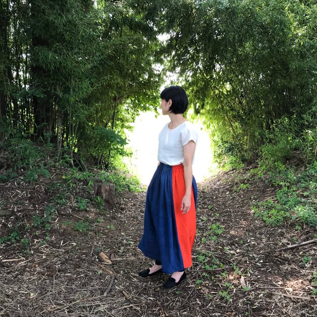 藍と朱の刺し子ロングスカートの画像1枚目