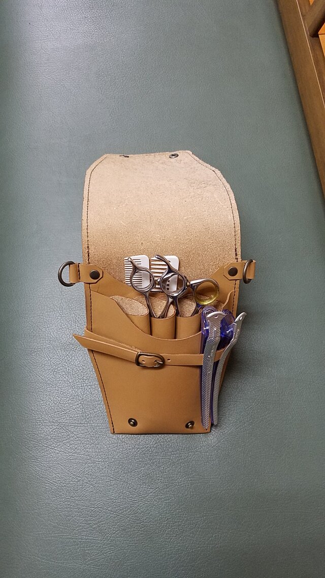 お洒落な牛革シザーケース 鋏4丁 | iichi 日々の暮らしを心地よくする