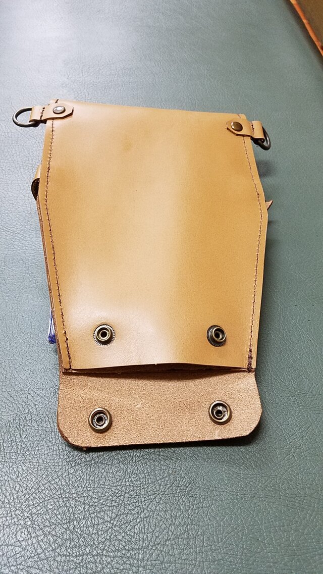 お洒落な牛革シザーケース 鋏4丁 | iichi 日々の暮らしを心地よくする