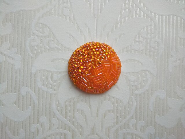 刺繍ブローチ Orangeの画像1枚目