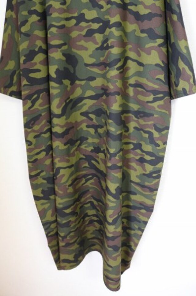 オーバーサイズのコットン100 ワンピース 迷彩柄 緑 Iichi ハンドメイド クラフト作品 手仕事品の通販