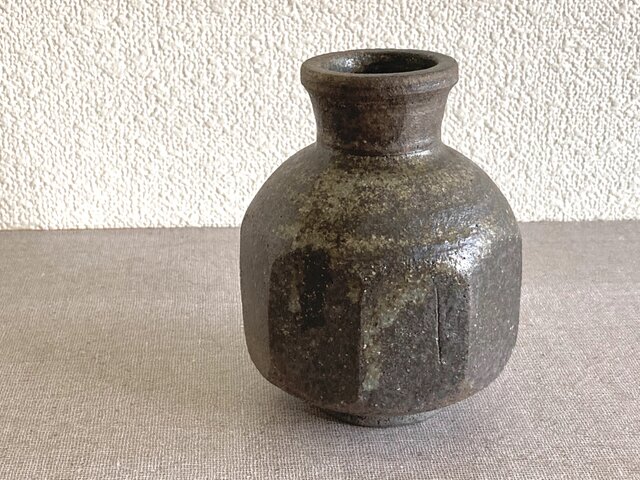 灰釉八面花器の画像1枚目