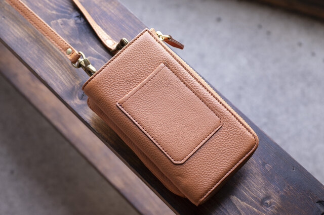 ハンドメイド　レザー スマホ入れ付き財布 キャメル お財布ショルダー キャメル 縦型 お財布ポシェット スマホケース 本革