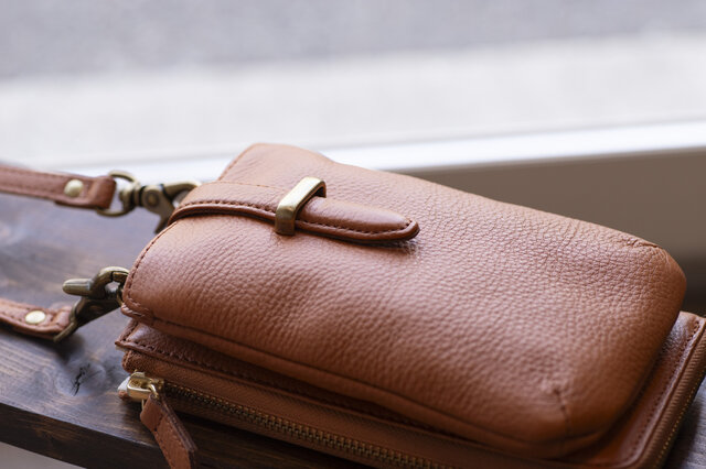 お財布ショルダー キャメル 縦型 お財布ポシェット スマホケース 本革