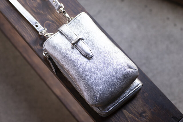 お財布ショルダー シルバー 縦型 お財布ポシェット スマホケース 本革