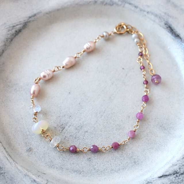 【★SALE】ルビーとオパールのブレスレット