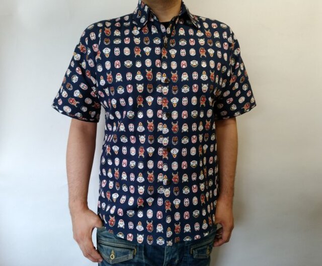 半袖和柄シャツ(能面図)の画像1枚目