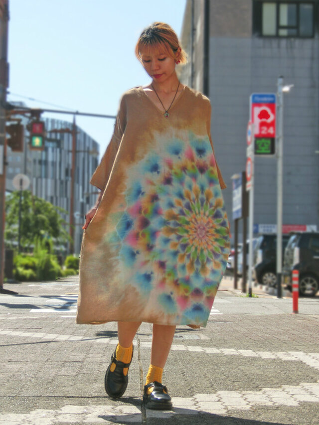 ハンサム染め最新作！！ゆったりワンピース　優しいアースカラーに可憐で幻想的な大曼荼羅☆ HD12-11