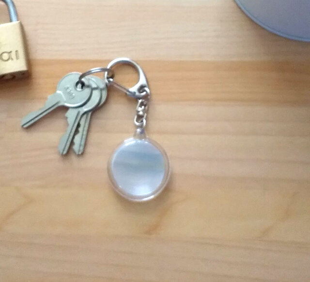 しあわせ キーホルダー 水彩画 ブルー 丸型 半透明 大人女子 癒やし