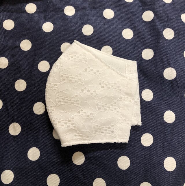 ☆ 布マスク♪ 白リーフレース&抗菌防臭加工(ディスビス)ダブルガーゼ&不織布 3枚重ね立体ガーゼマスク ♪の画像1枚目