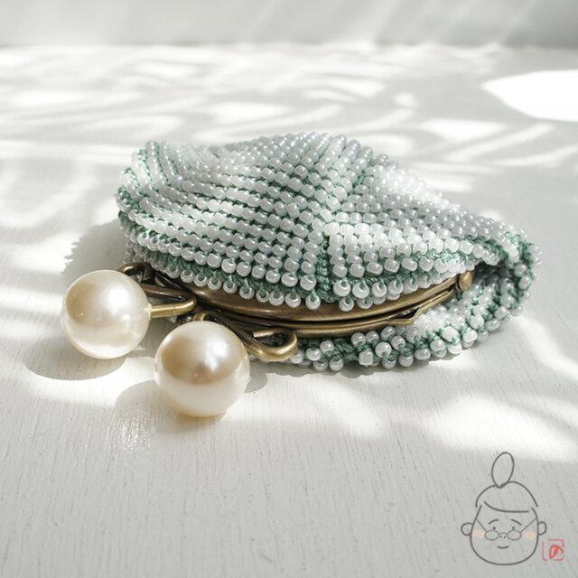 ばあば作☆総ガラスビーズの「大きめパール」がま口（pastel green・1264）