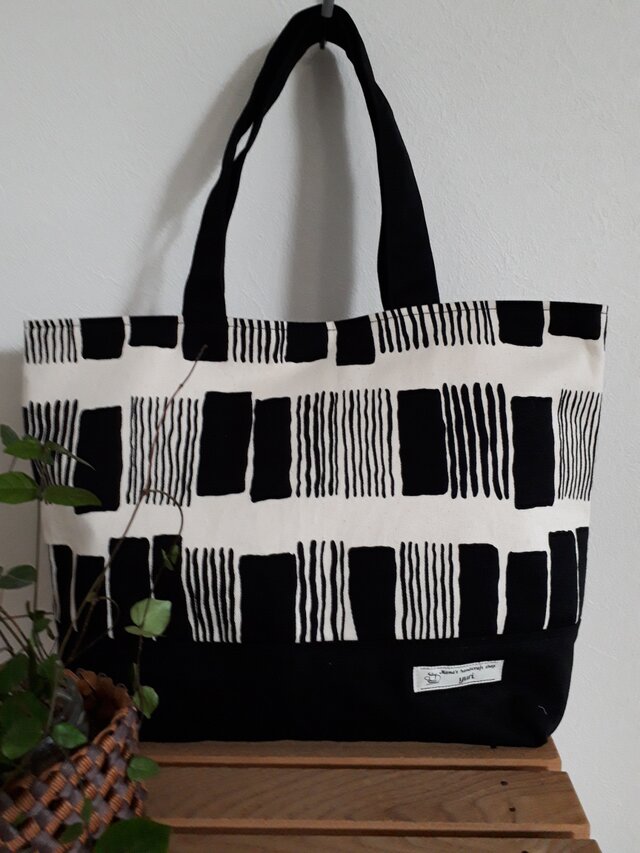 　帆布　大きめのバッグ