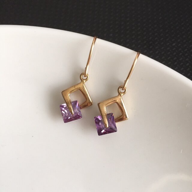 <14kgf> square earrings - violetの画像1枚目