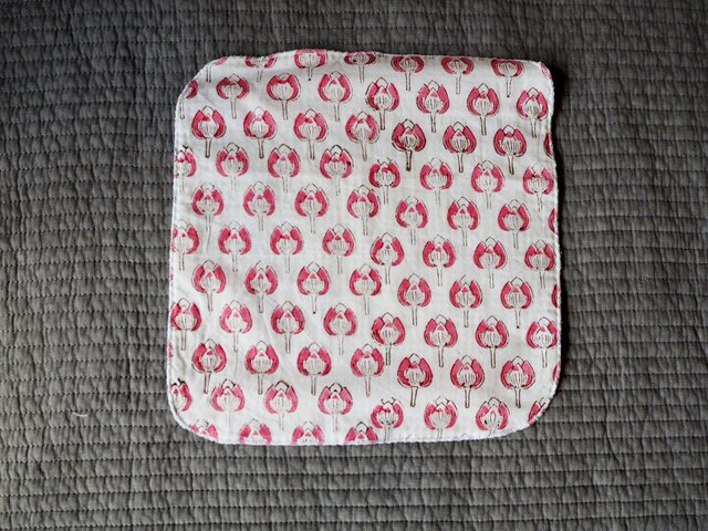 ハンドブロックプリント タオルハンカチ ピンクの画像1枚目