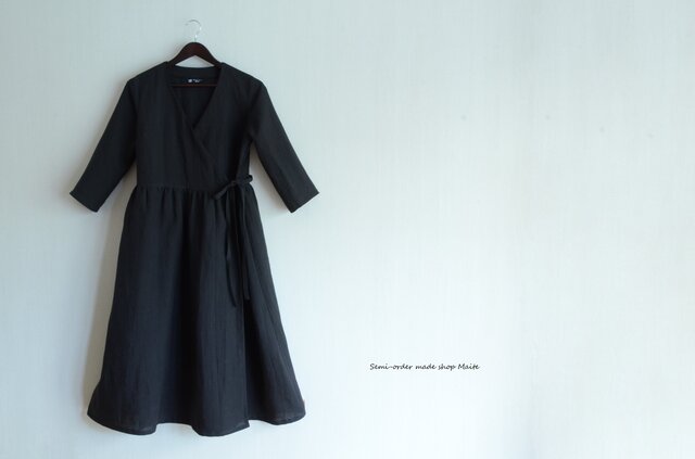 墨黒のカシュクールワンピース | iichi 日々の暮らしを心地よく