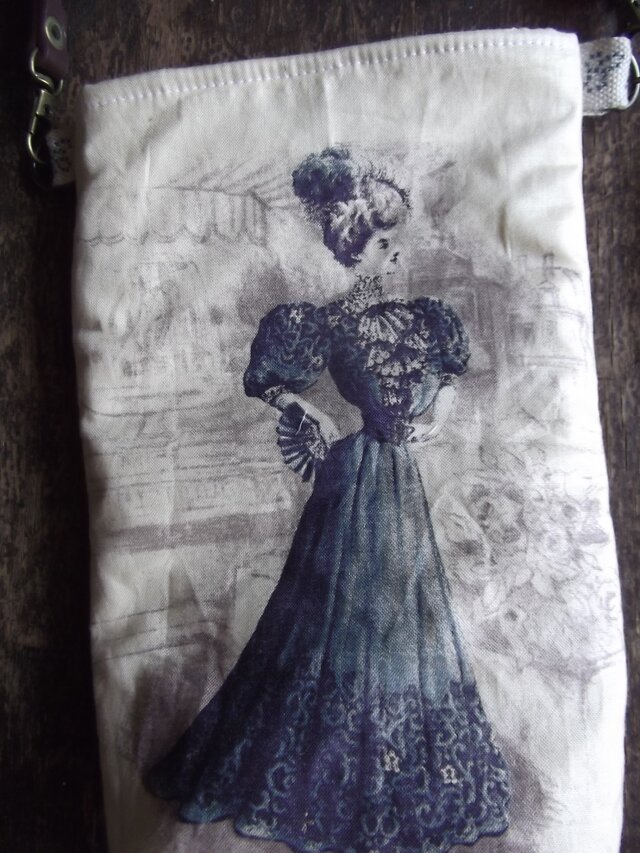 セピア色の貴婦人のスマホポーチ。メガネケースにも（送料無料）