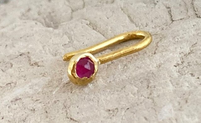 ◇ローズカット天然ルビー 純金クリップピアス◇K24 Pure Gold+
