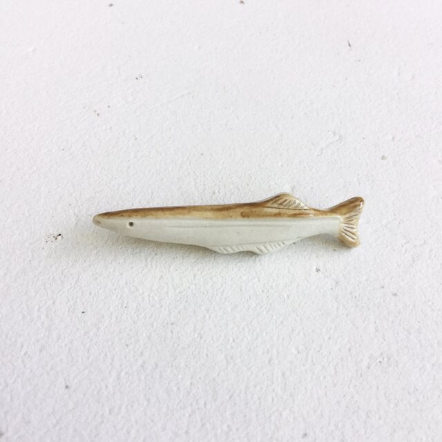 陶ブローチ さんまの画像1枚目