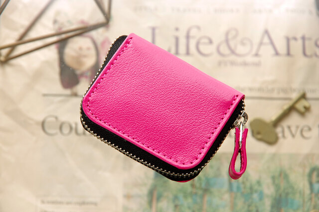 《CHLOE》◇ラウンドファスナー小銭入れ◇スリム◇ピンク◇の画像1枚目