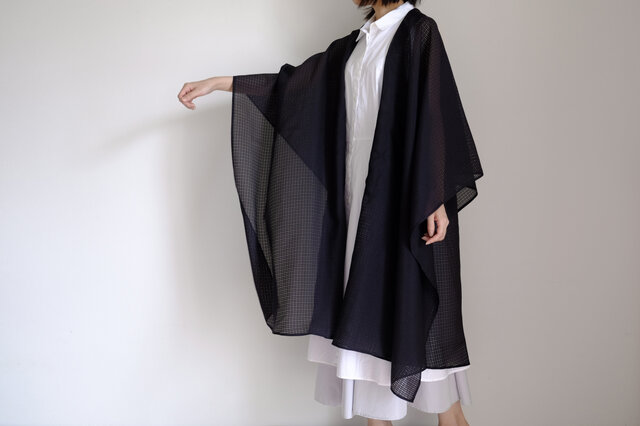 新作・ロング ケープ コート Re_1say / キラキラシフォン ポリエステル 【 黒 格子 】 long cape coatの画像1枚目