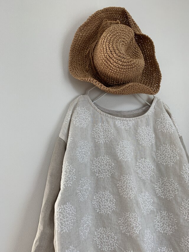 刺繍リネンプルオーバーの画像1枚目