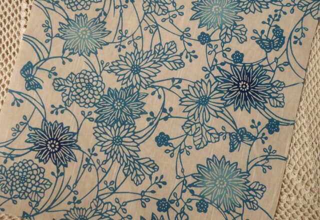 和布のハンカチーフ・花と蝶の画像1枚目