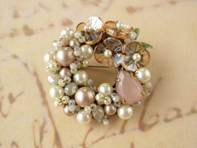 Brooch 花 スワロフスキーパール(K0946)の画像1枚目