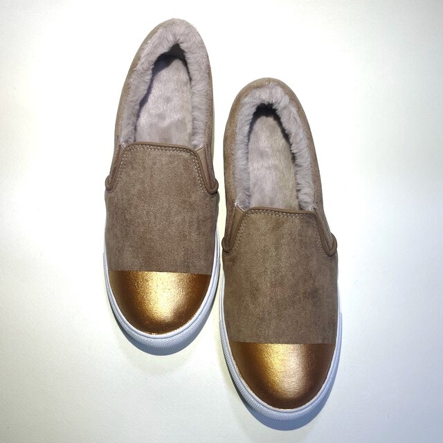 内側全面ボアであったか♪バイカラーボアスリッポン (ベージュ × ゴールド)