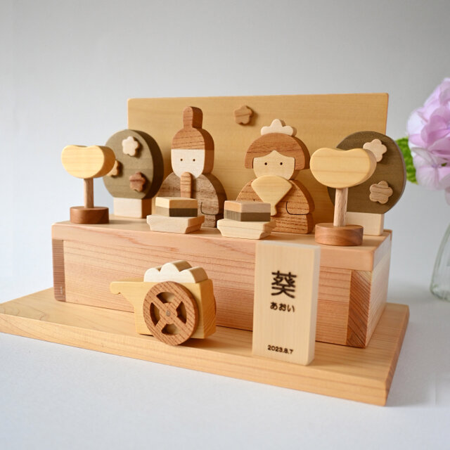 木製ひな人形☆日本の美しい木材を使ったコンパクトな雛人形