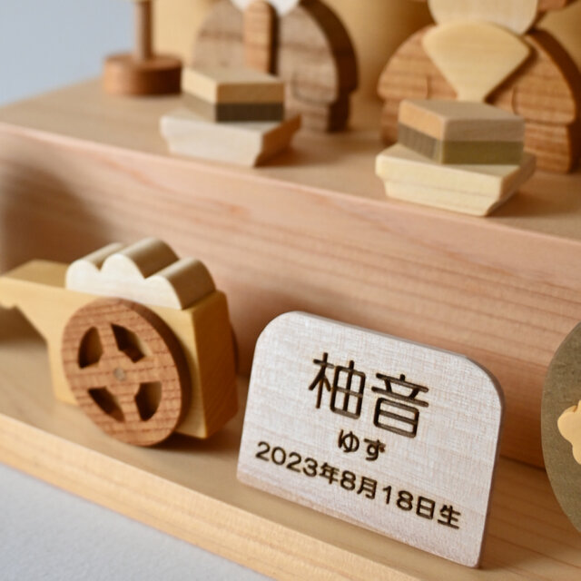 木製ひな人形☆日本の美しい木材を使ったコンパクトな雛人形