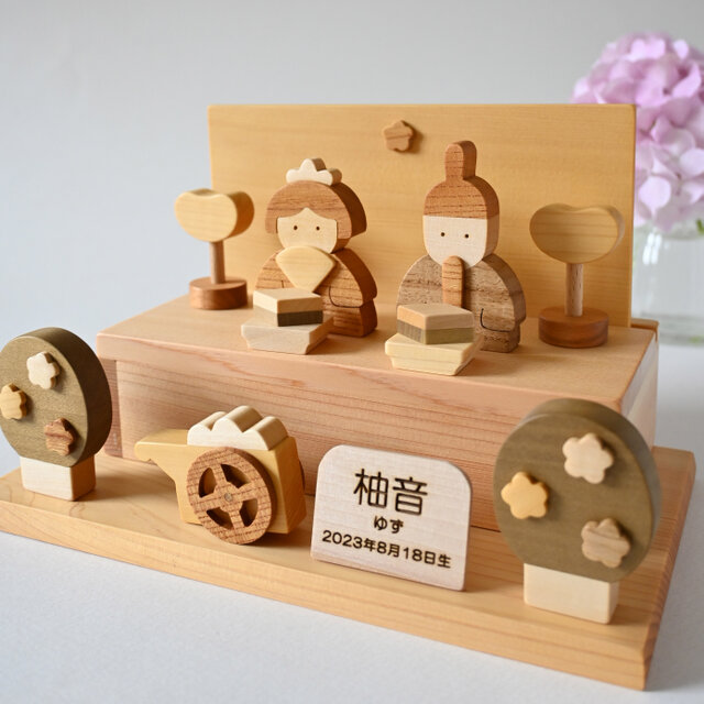 木製ひな人形☆日本の美しい木材を使ったコンパクトな雛人形