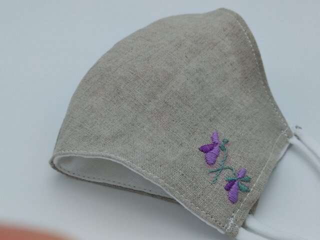 秋いろ刺繍❁Mベージュ麻100%立体マスク(調節ゴム・ポケット付き)の画像1枚目