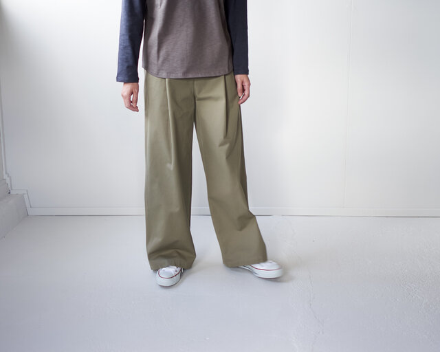twill cotton /tack wide pants/khakiの画像1枚目
